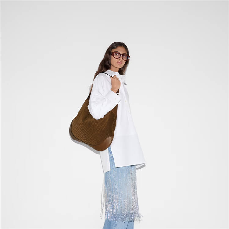 Replica-Gucci-B-Medium-Shoulder-Bag-815924-AAEE7-2118-7.jpg