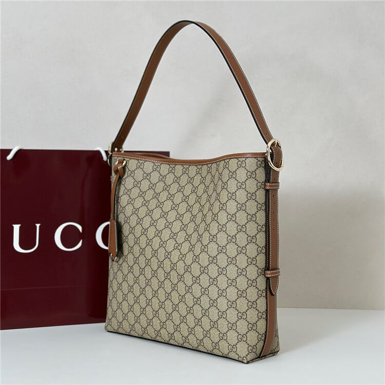 Replica-Gucci-GG-Emblem-Medium-Shoulder-Bag-847452-FAD6L-9758-3.jpg