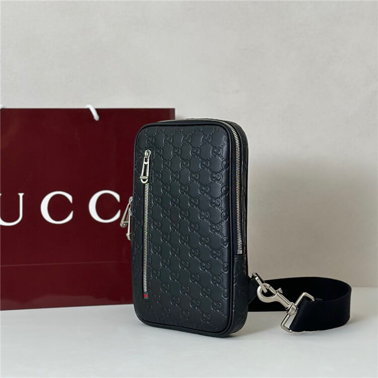 Replica-Gucci-GG-Emblem-Small-Crossbody-Bag-862915-AAGCW-1095-3.jpg