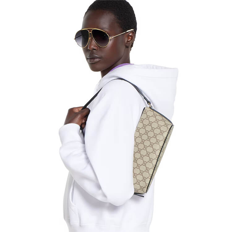 Replica-Gucci-GG-Emblem-Small-Shoulder-Bag-847281-FAEUC-9741-7.jpg