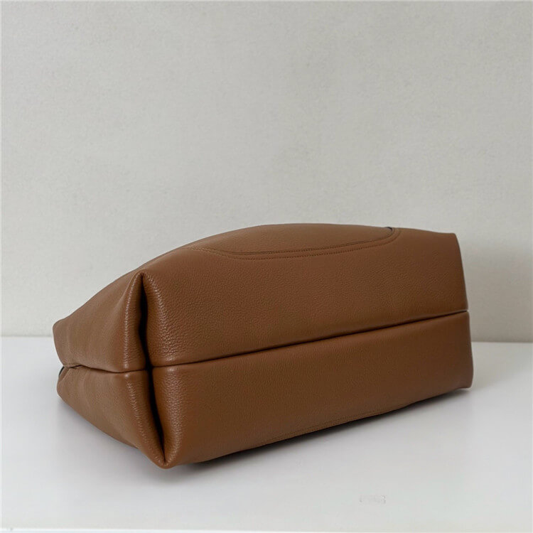 Replica-Gucci-Softbit-Maxi-Shoulder-Bag-837466-AAEAO-2718-5.jpg