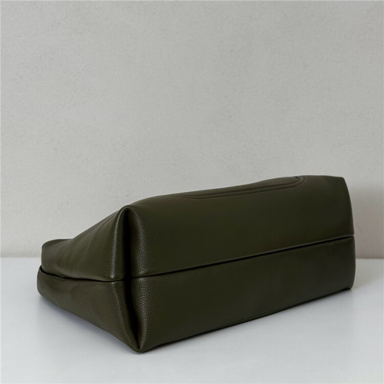Replica-Gucci-Softbit-Maxi-Shoulder-Bag-837466-AAEAO-3332-5.jpg