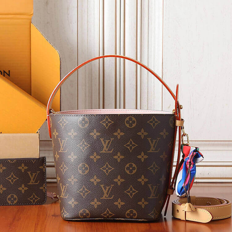 Replica-LV-All-in-BB-M26642-4.jpg