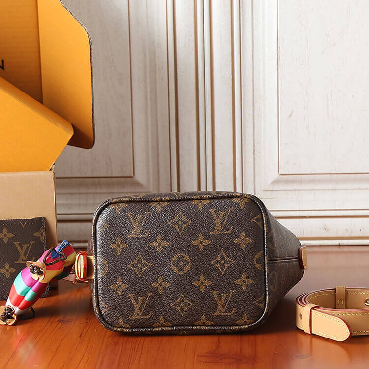 Replica-LV-All-in-BB-M26642-5.jpg