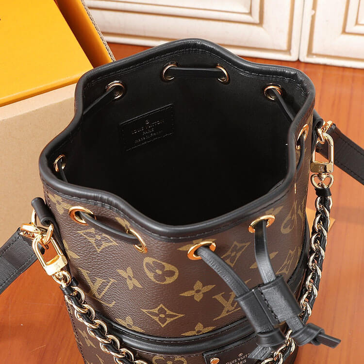 Replica-LV-Canoe-M83480-6.jpg