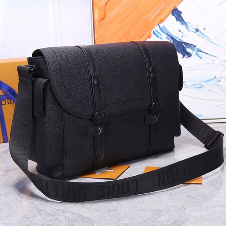 Replica-LV-Christopher-Messenger-M58476-3.jpg