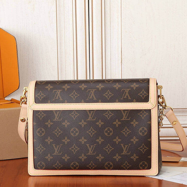 Replica-LV-Dauphine-Soft-GM-M47149-4.jpg