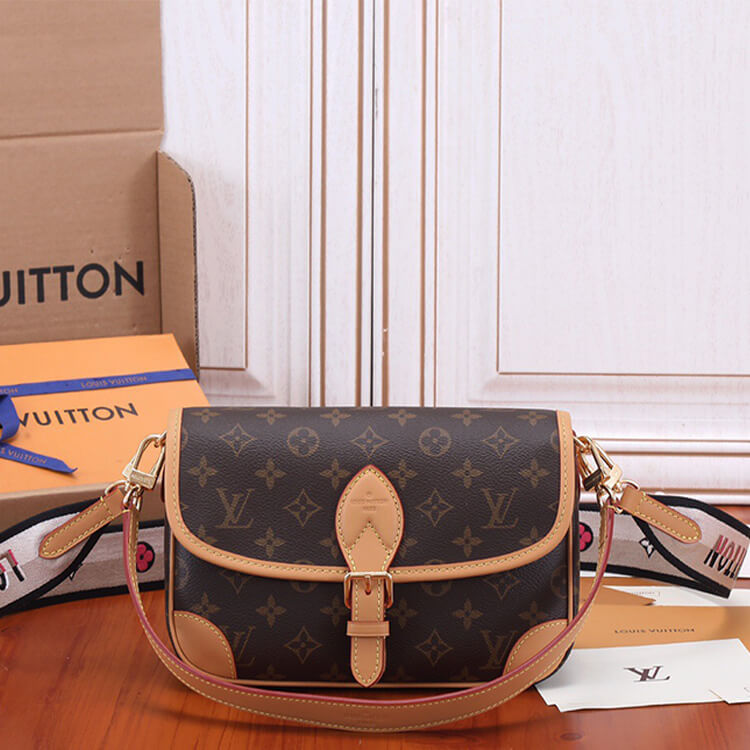 Replica-LV-Diane-M45985-2.jpg