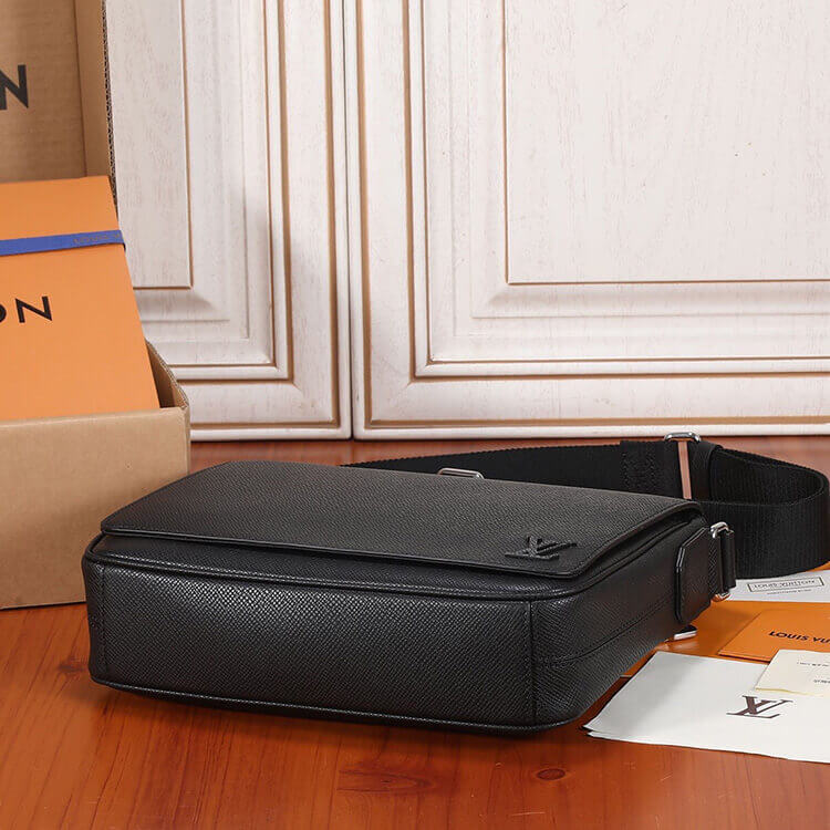 Replica-LV-District-PM-M30850-5.jpg