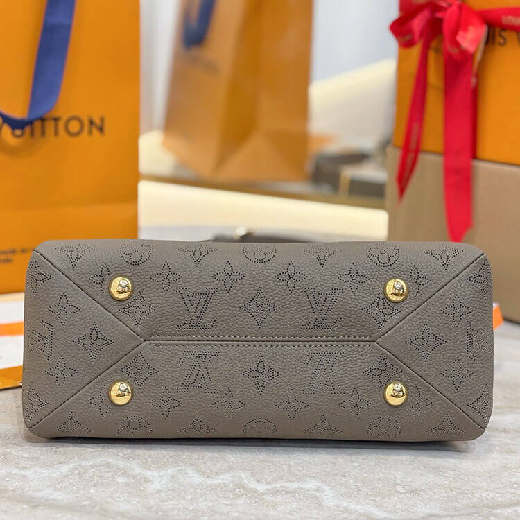 Replica-LV-Hand-It-All-PM-M25904-5.jpg