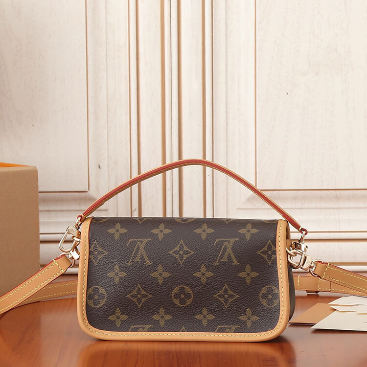 Replica-LV-Nano-Diane-M83298-4.jpg