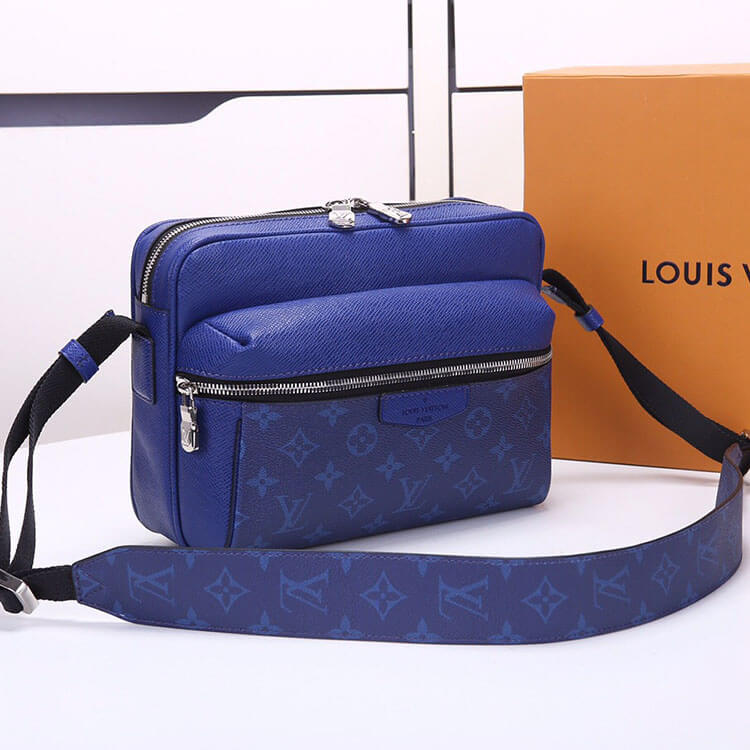 Replica-LV-Outdoor-Messenger-Bag-M30242-3.jpg