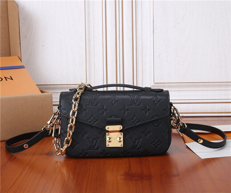 Replica-LV-Pochette-Metis-East-West-M46595-2.jpg