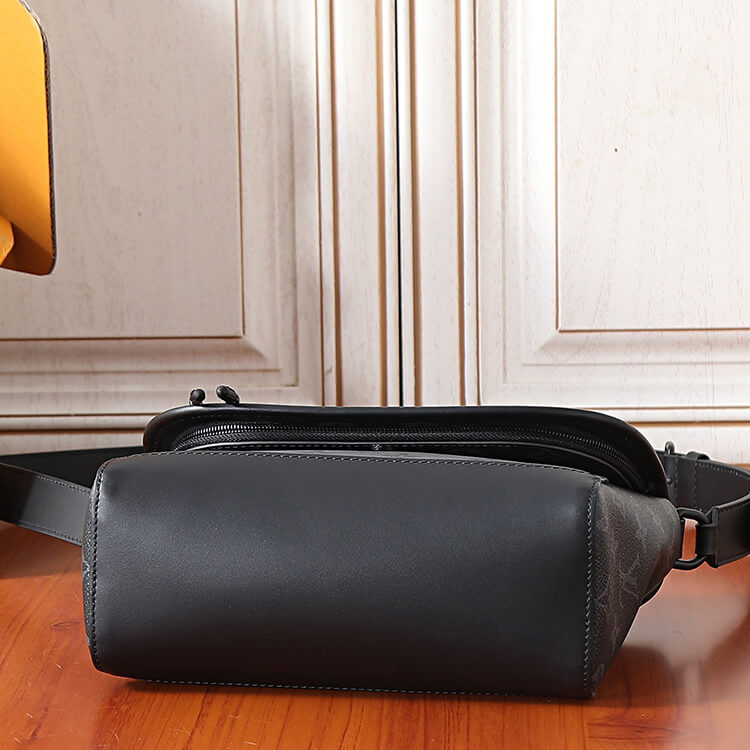 Replica-LV-Pulse-Messenger-M12681-5.jpg