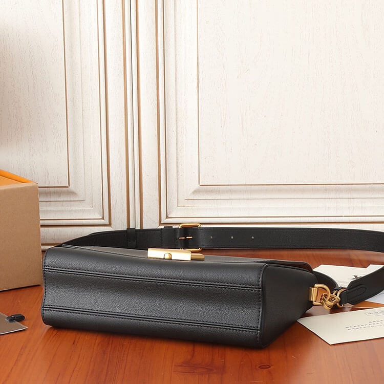 Replica-LV-Soft-Twist-M24639-5.jpg