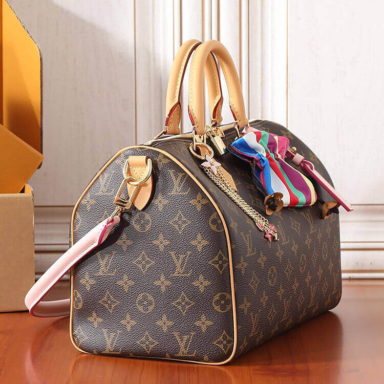 Replica-LV-Speedy-Soft-30-M26498-3.jpg