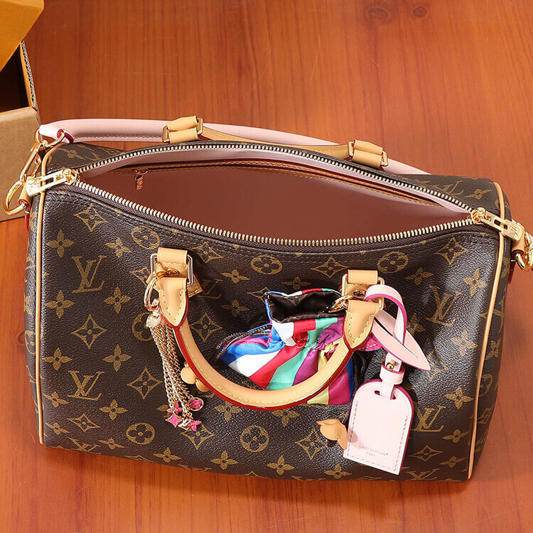 Replica-LV-Speedy-Soft-30-M26498-6.jpg