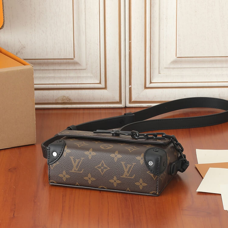 Replica-LV-Steamer-Wearable-Wallet-M83613-5.jpg