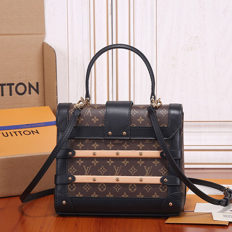 Replica-LV-Trianon-PM-M45908-4.jpg