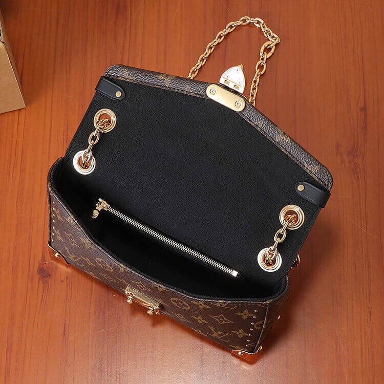 Replica-LV-Trunkie-East-West-M27266-6.jpg