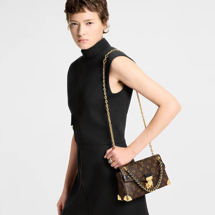 Replica-LV-Trunkie-East-West-M27266-8.jpg
